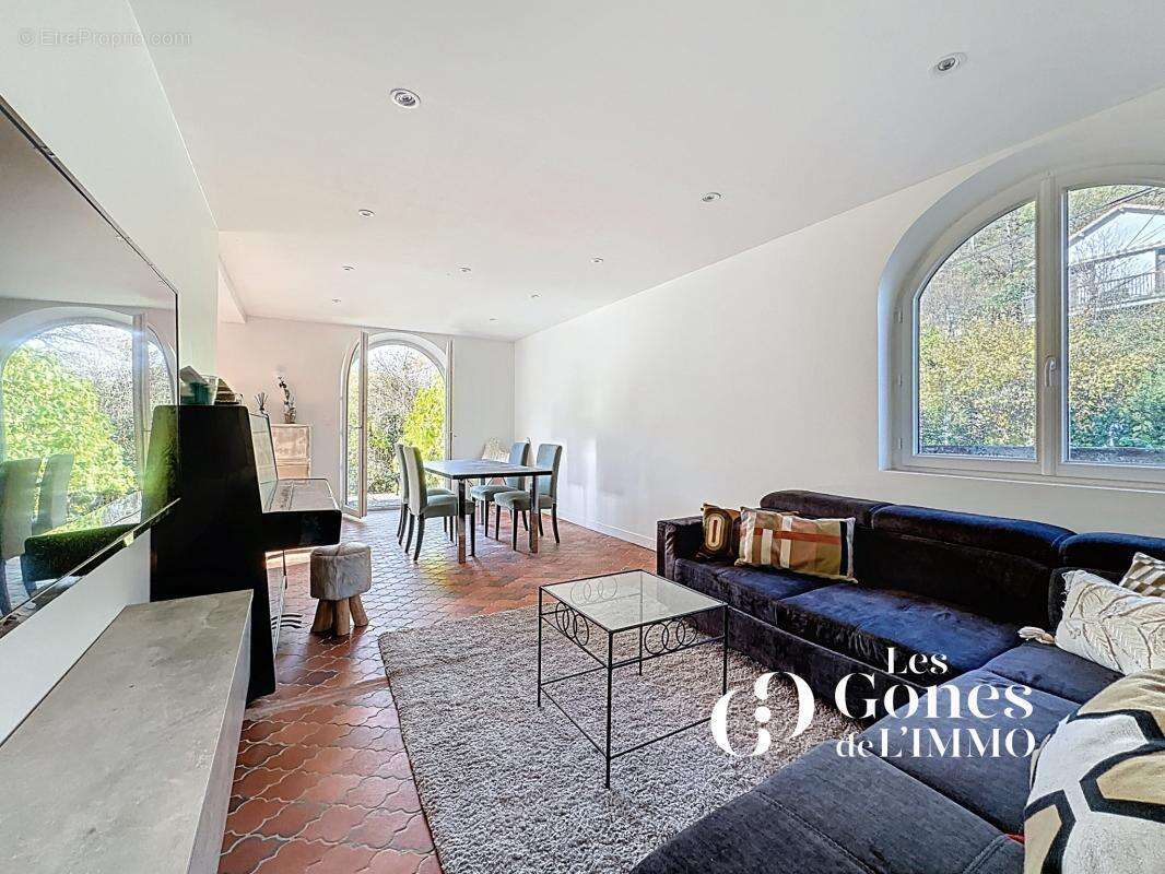 Maison à TASSIN-LA-DEMI-LUNE