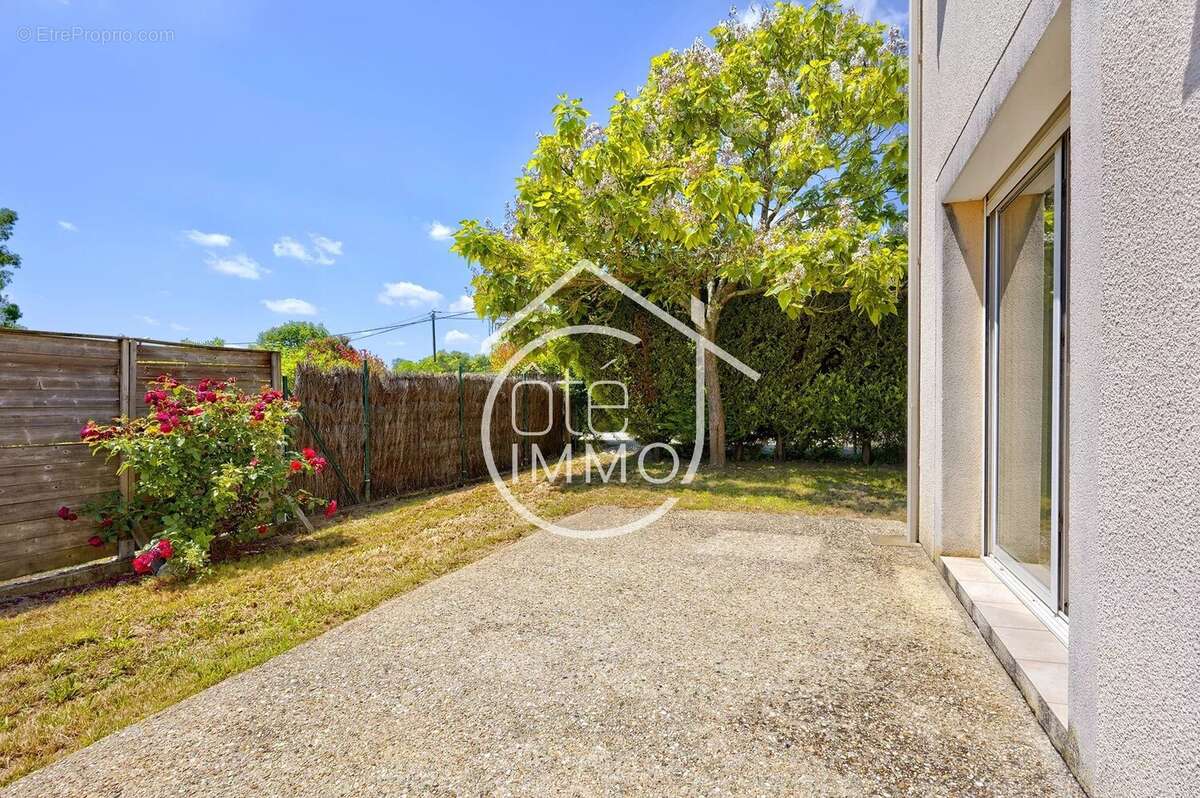 Maison à SAINT-QUENTIN-DE-BARON