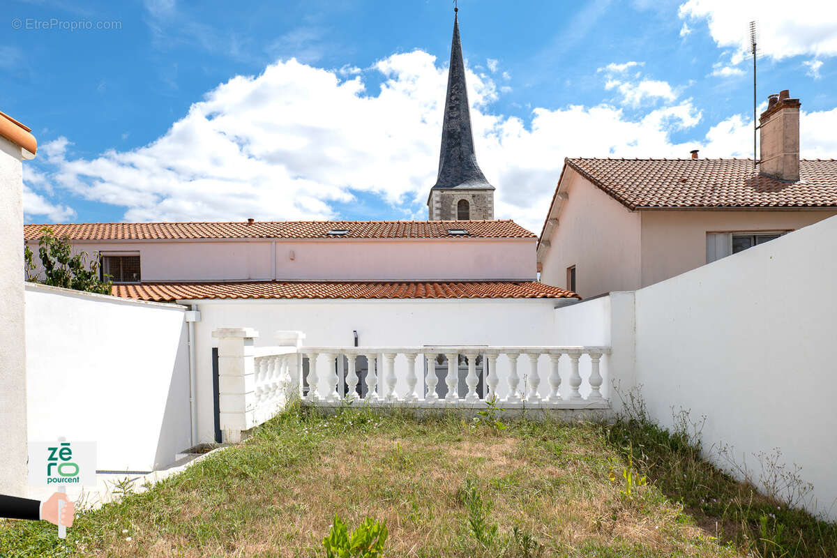 Maison à SAINT-ETIENNE-DE-MER-MORTE