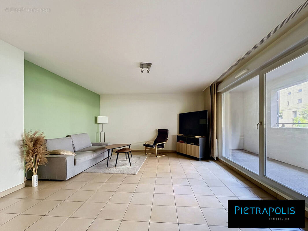 salon1 - Appartement à VILLEURBANNE