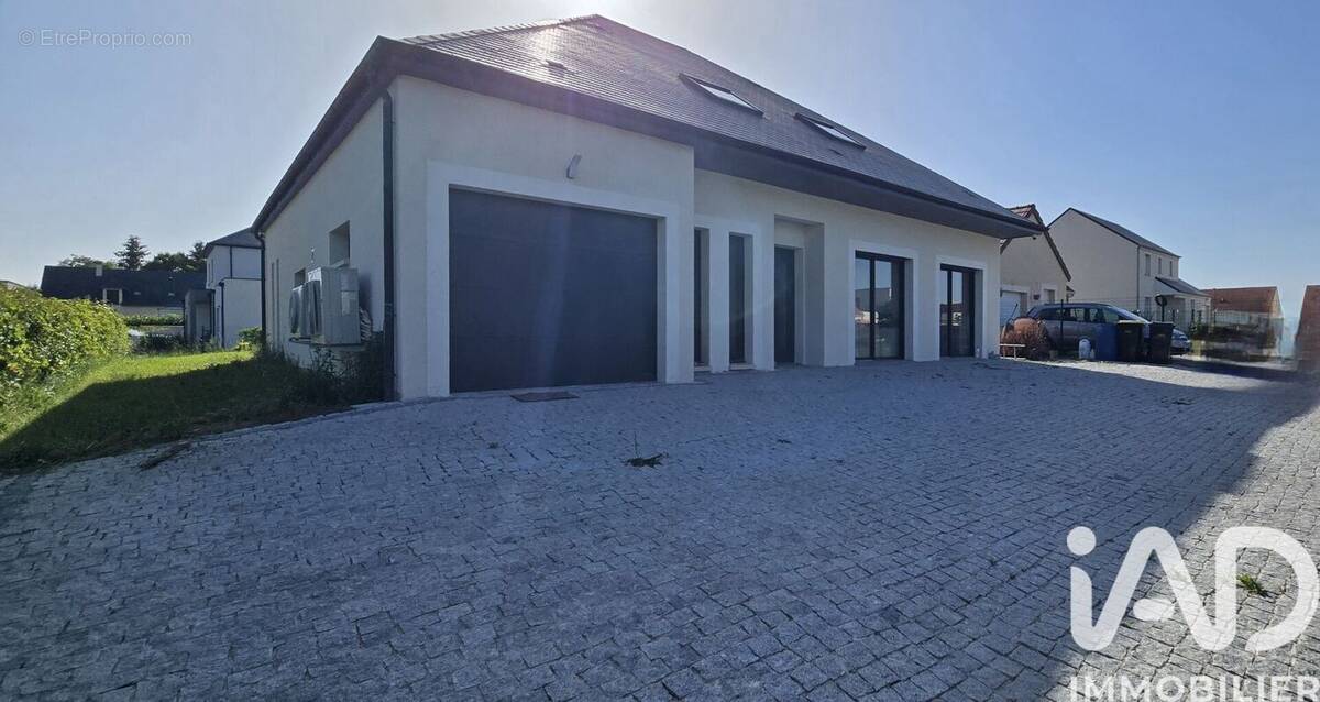 Photo 1 - Maison à SAINT-AY