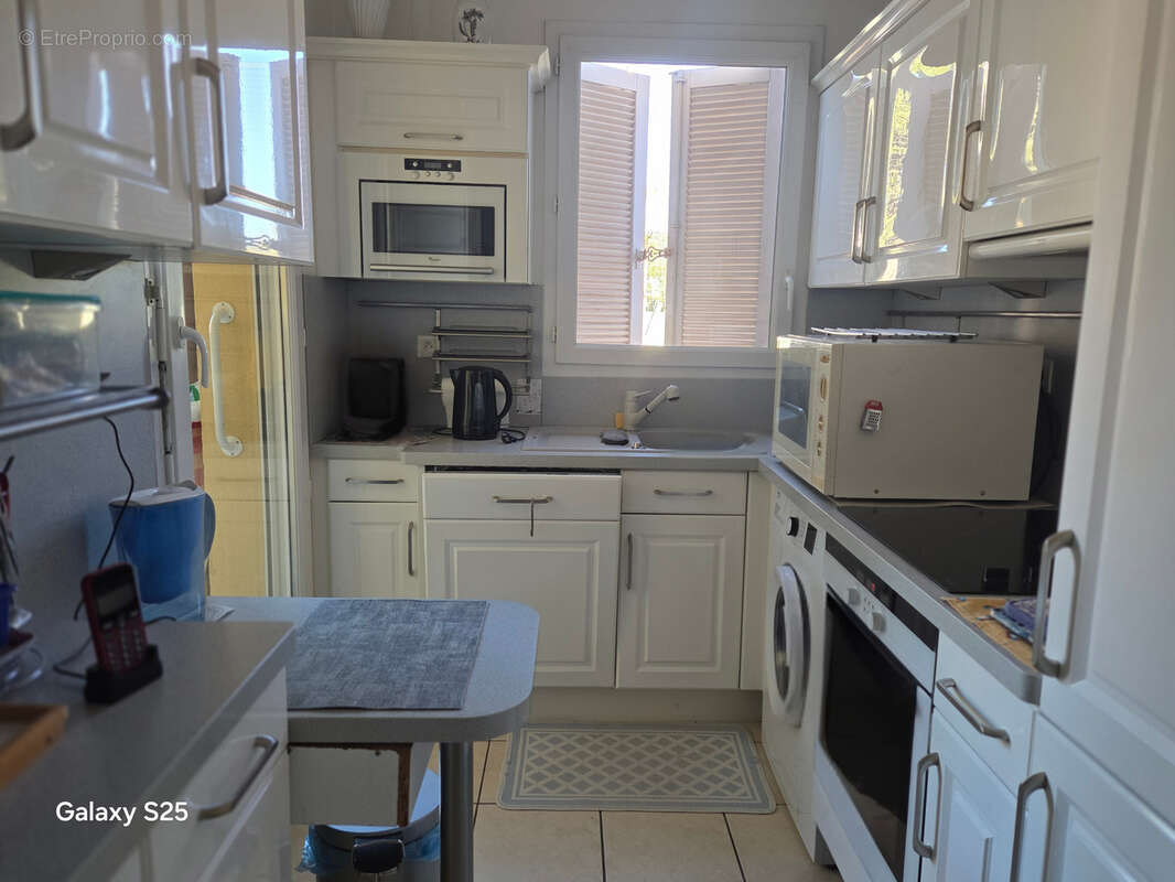 Appartement à SOLLIES-PONT