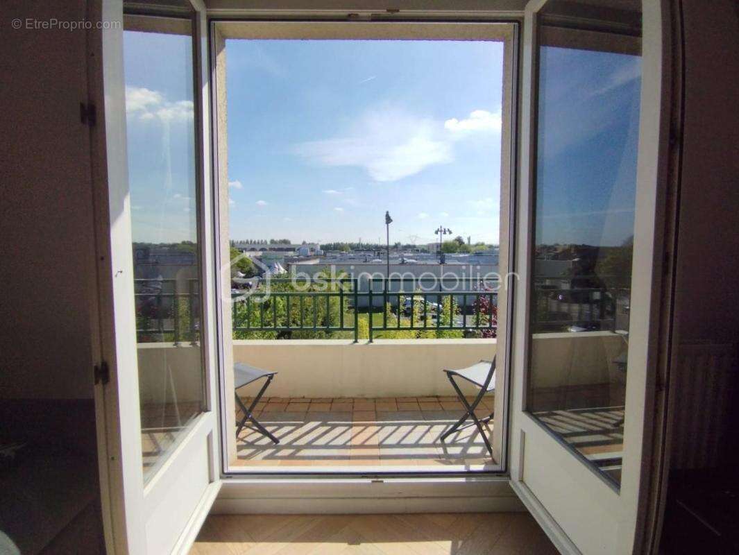 Appartement à PONTAULT-COMBAULT