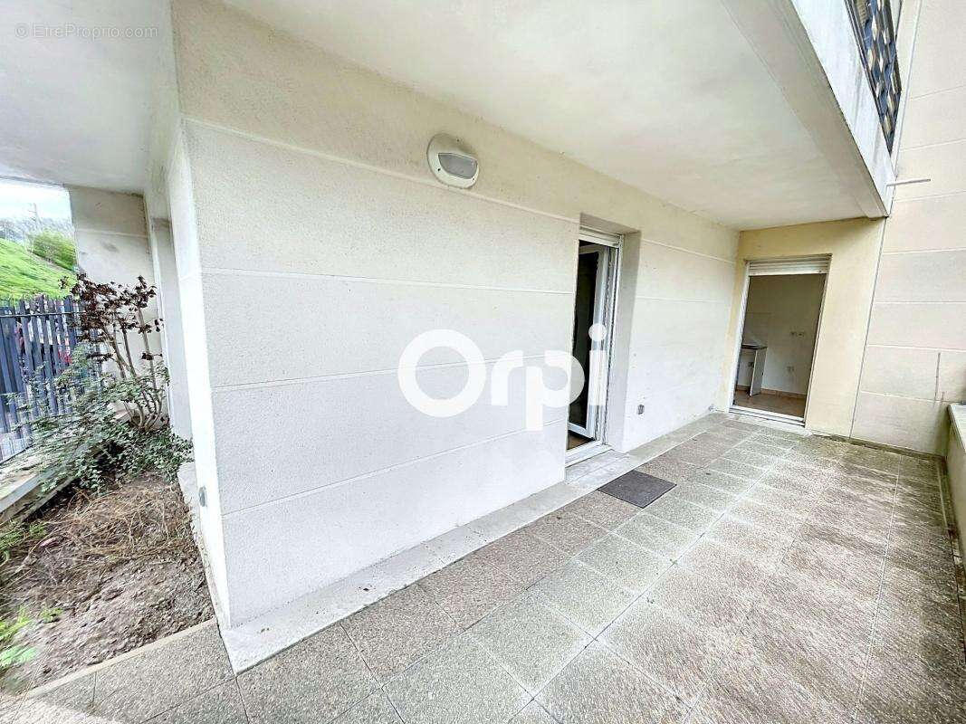 Appartement à HARDRICOURT