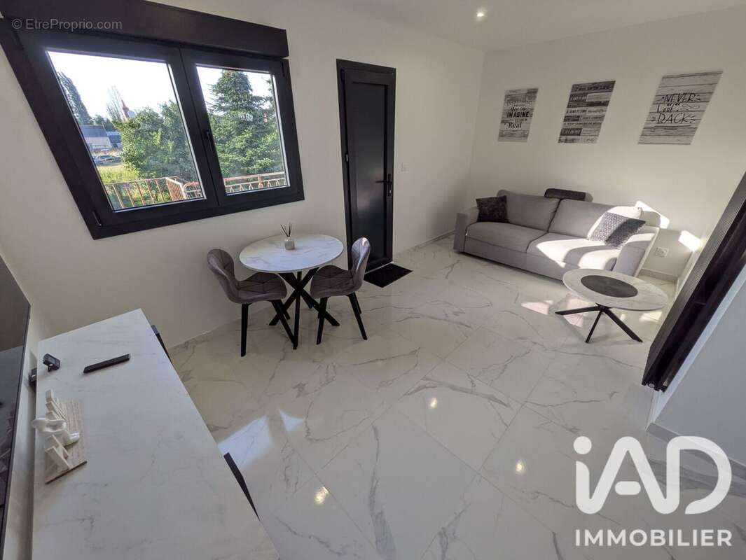 Appartement 27 m² à La Chapelle-Sur-Loire  - photo 2