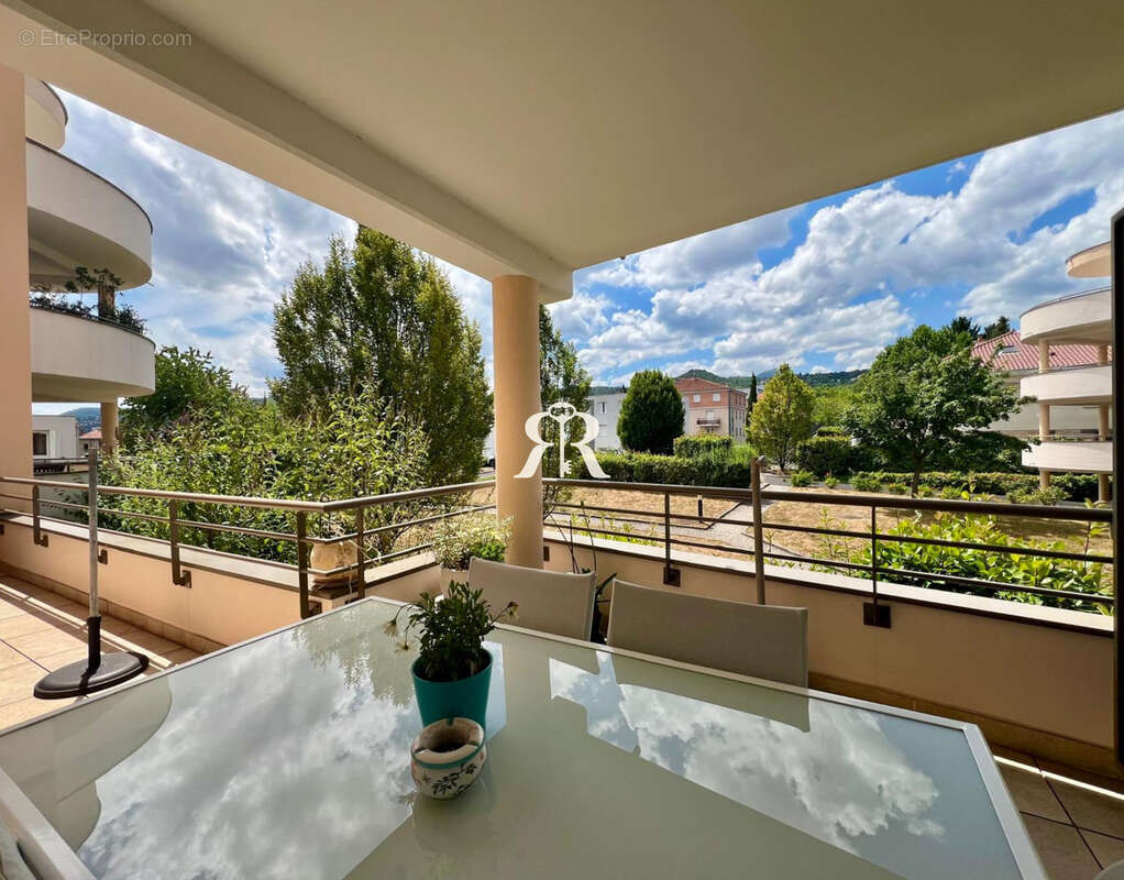 Appartement T3   Secteur Montjuzet   Vue dégagée sur le Dôme   Terrasse 19 m2   Garage & Cave - photo 2