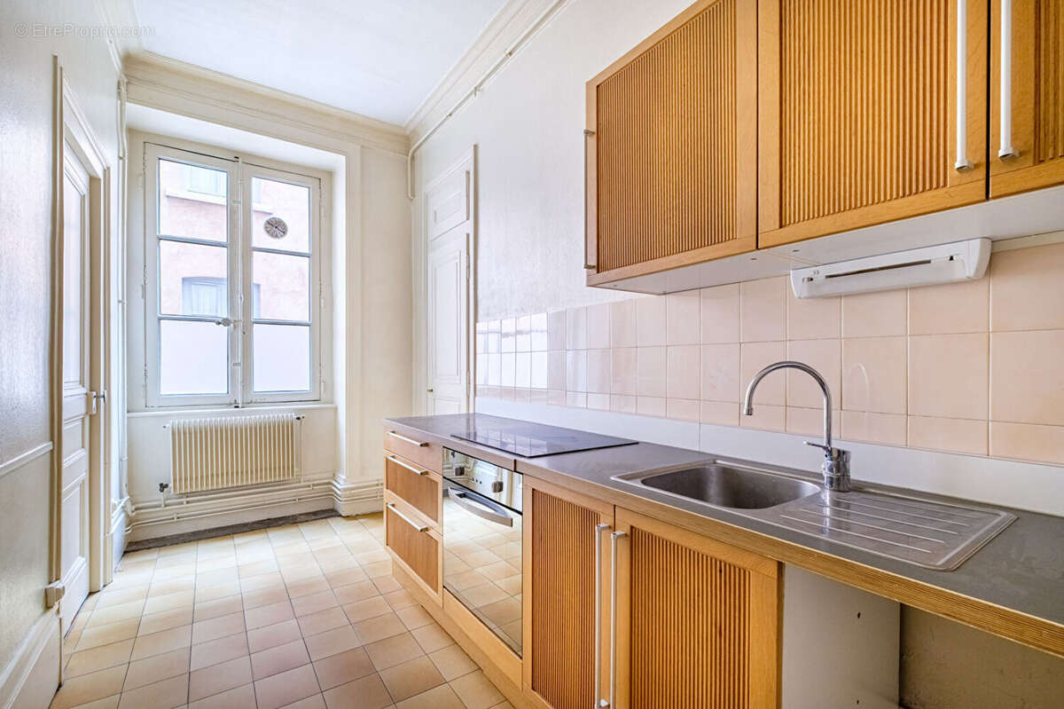 Vente appartement T4 - Ainay - photo 7