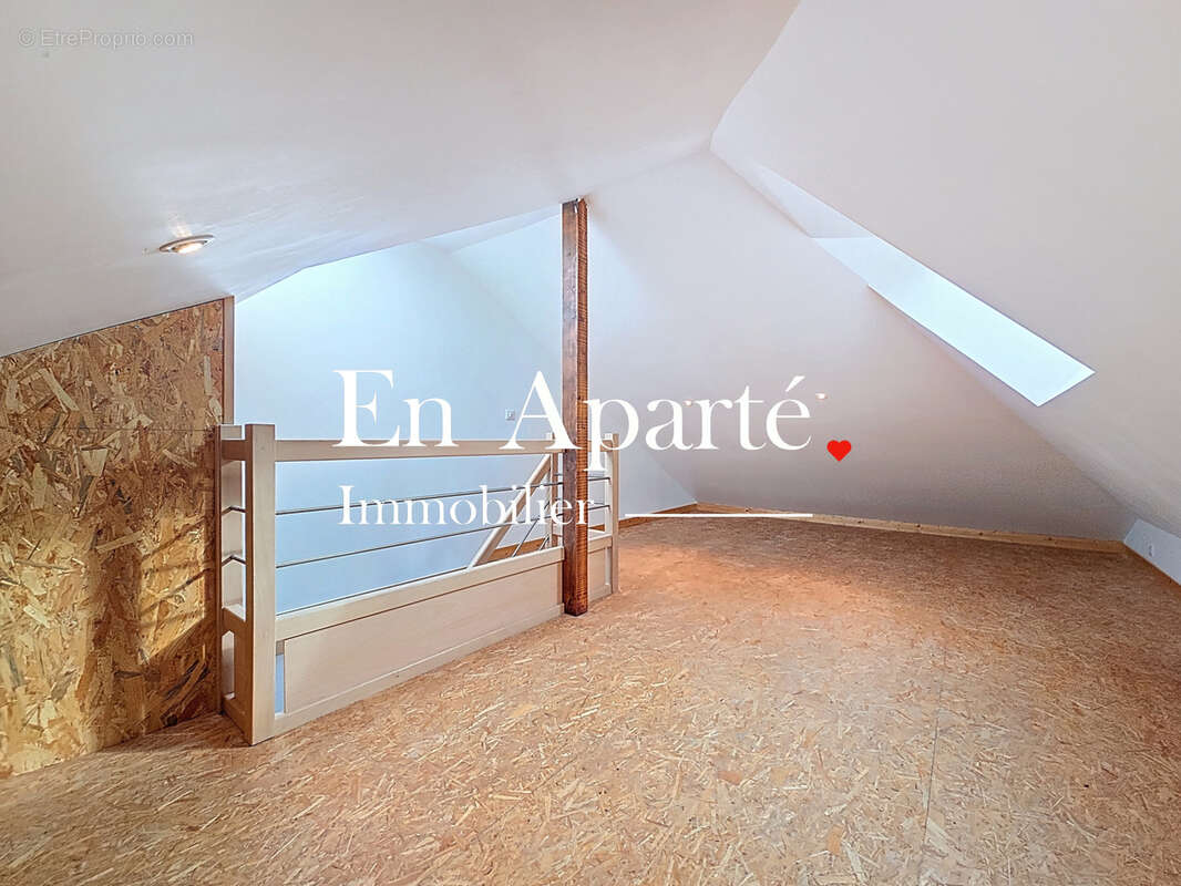 Appartement à DONVILLE-LES-BAINS