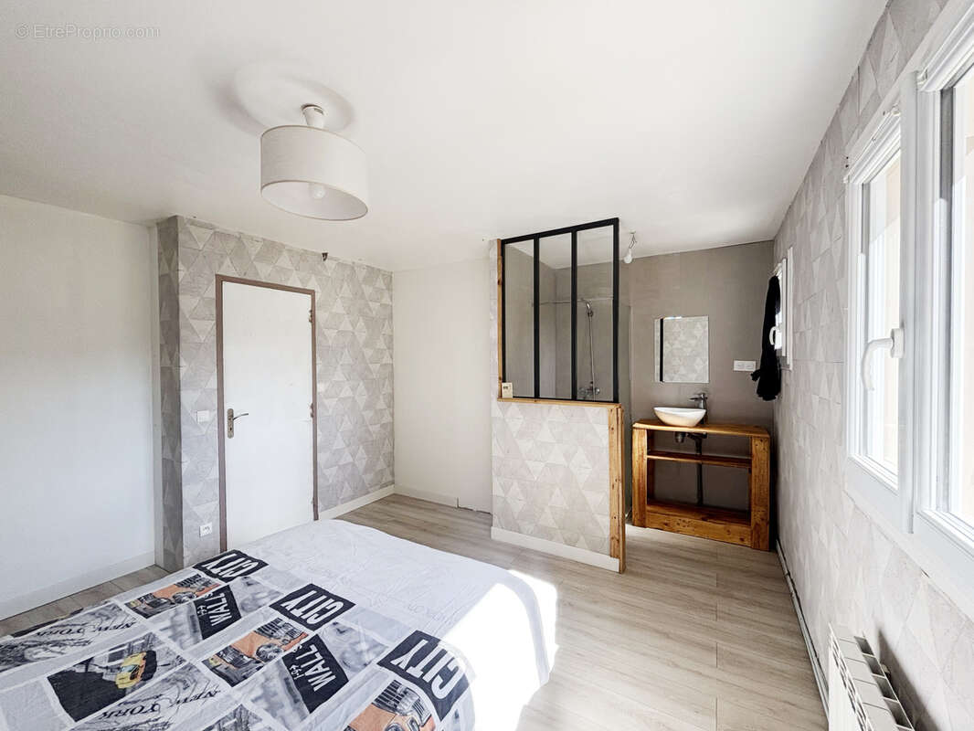 Maison à SAINTE-GENEVIEVE