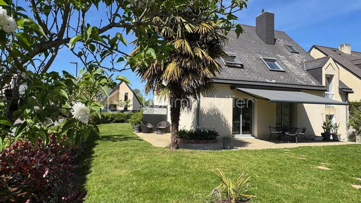 Maison à NOYAL-CHATILLON-SUR-SEICHE