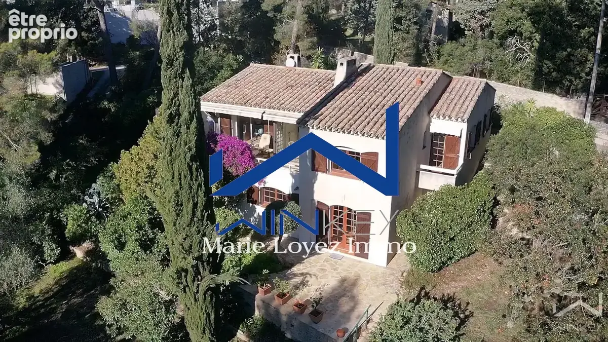 Maison à CEYRESTE