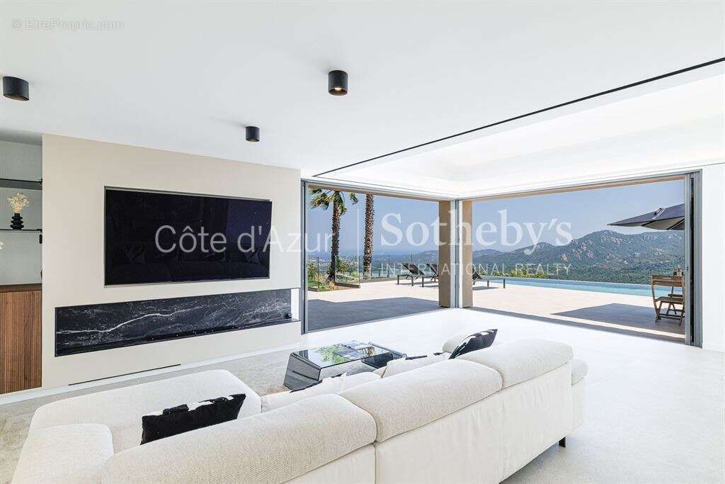 Proche Mandelieu villa contemporaine vue mer 290 m2 piscine calme absolu - photo 4