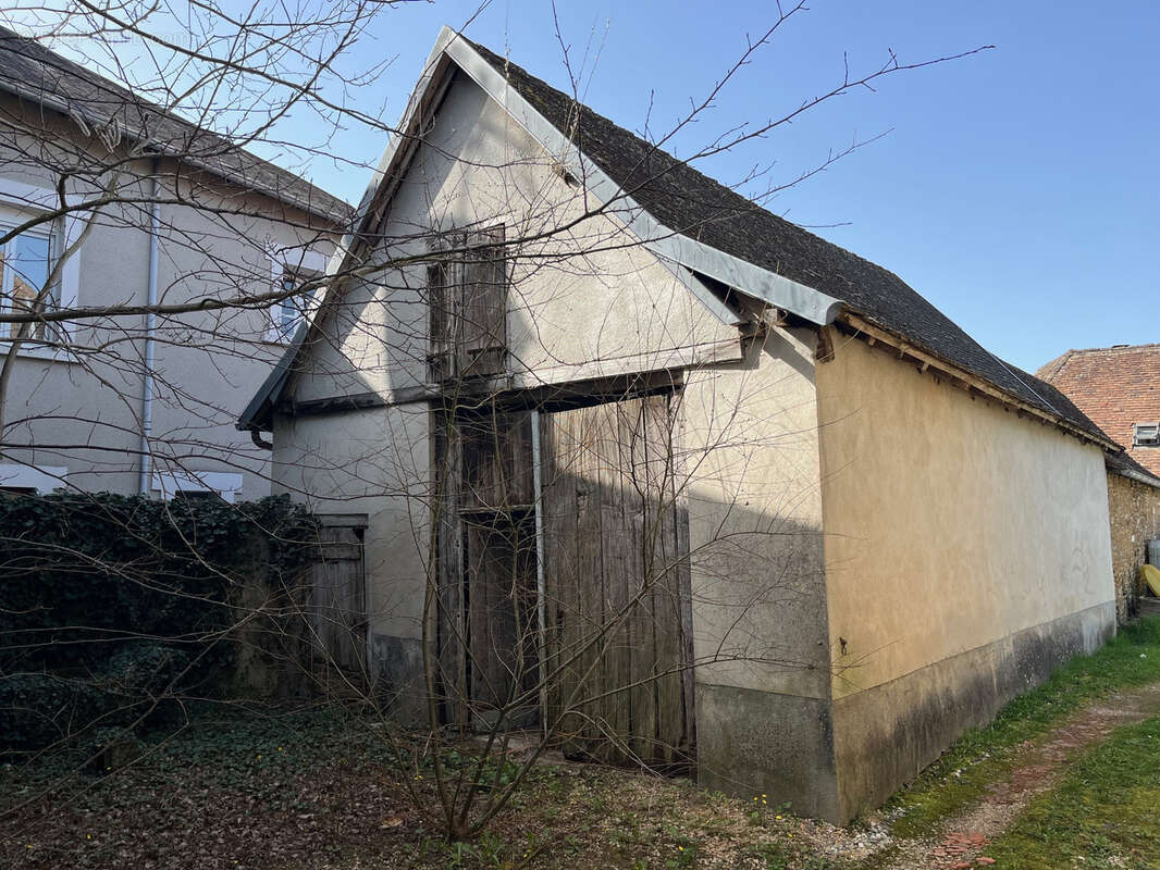 Maison à JUMILHAC-LE-GRAND