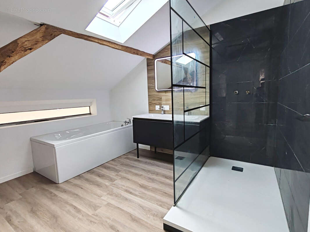 Maison à PIRE-SUR-SEICHE