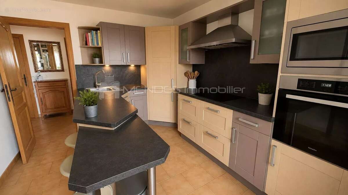 Vue spectaculaire villa avec piscine a menton - photo 10