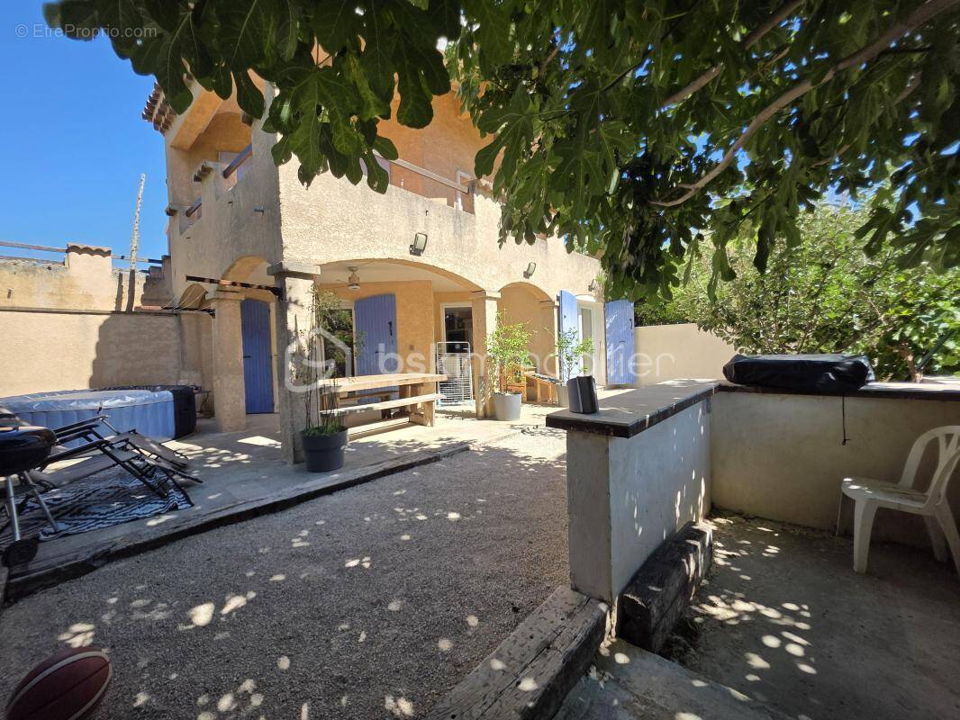 Appartement à PARADOU