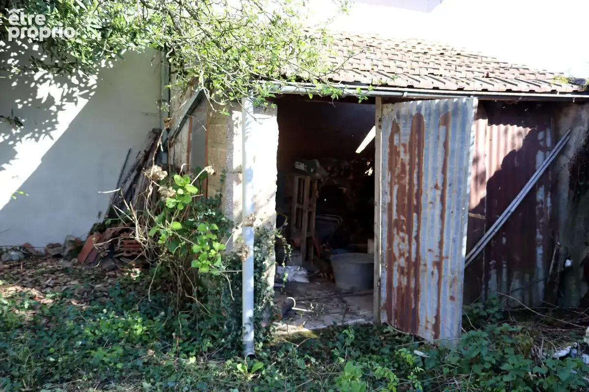 Jolie maison en pierre de taille au cœur de Saint-Julien sur Reyssouze - photo 14