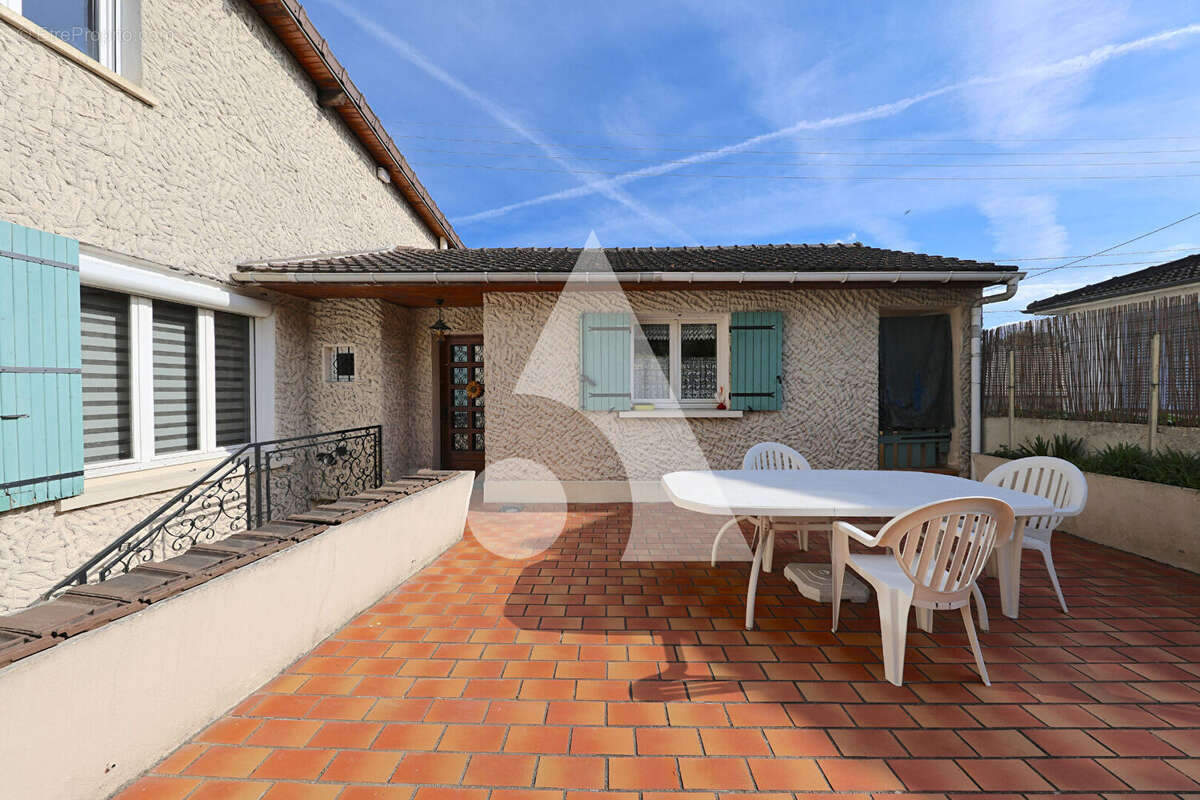 Maison à CORBEIL-ESSONNES