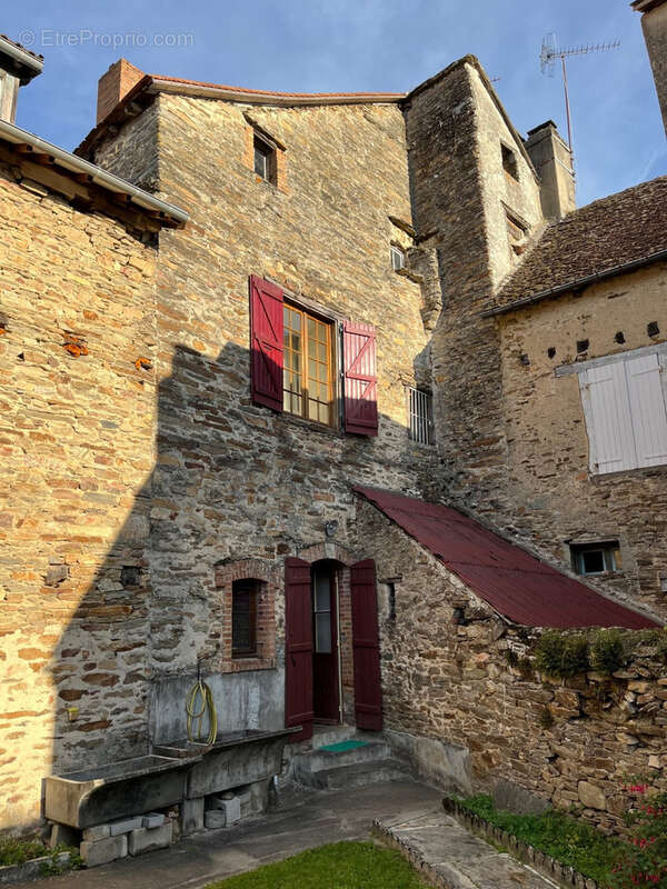 Maison à COUSSAC-BONNEVAL
