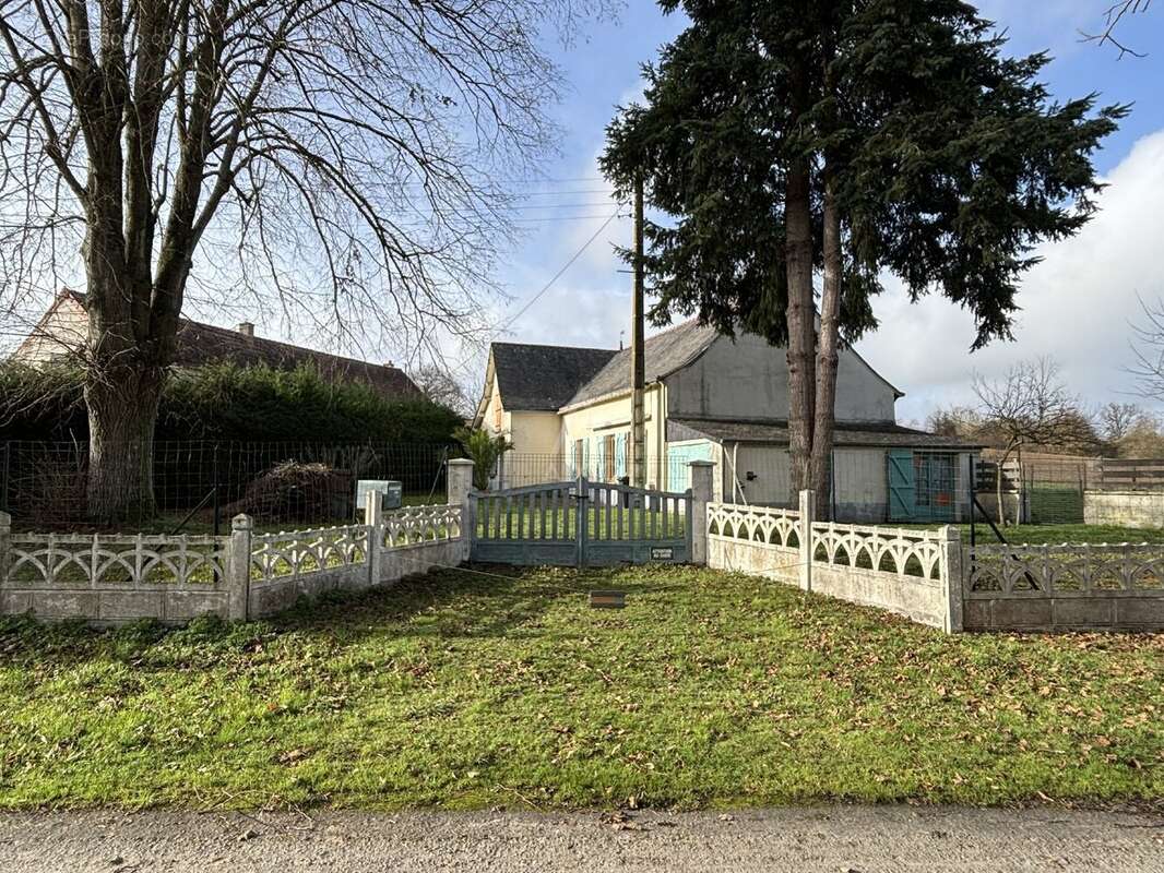 Maison à SAINT-DENIS-D'ANJOU