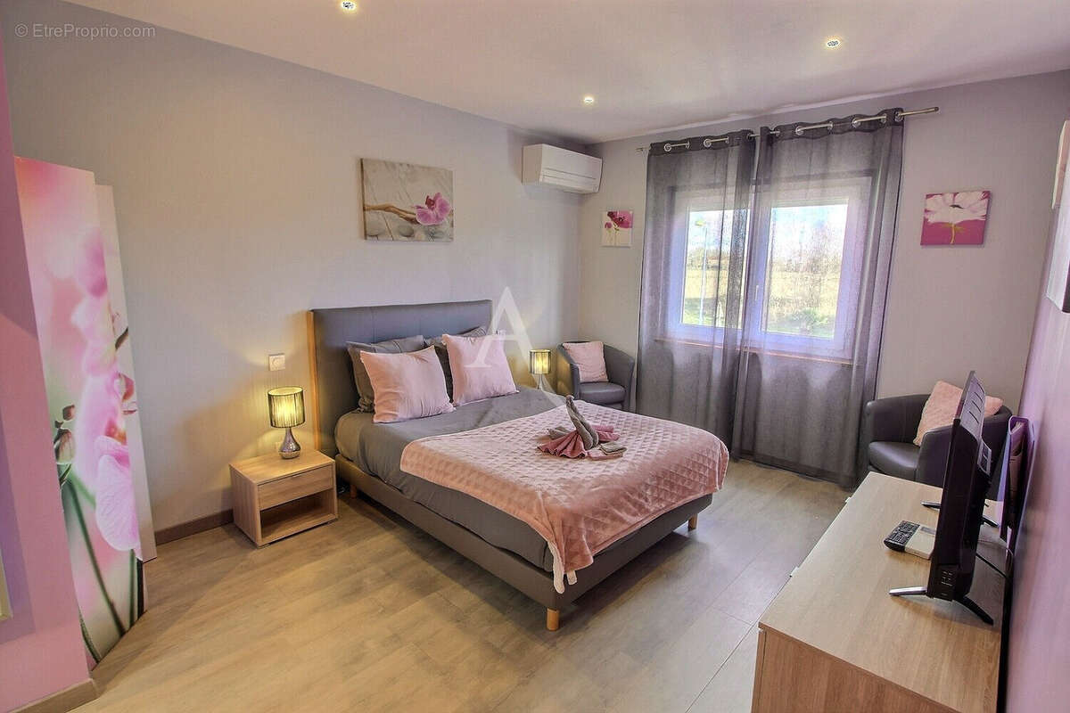 Maison à SAINT-CYPRIEN