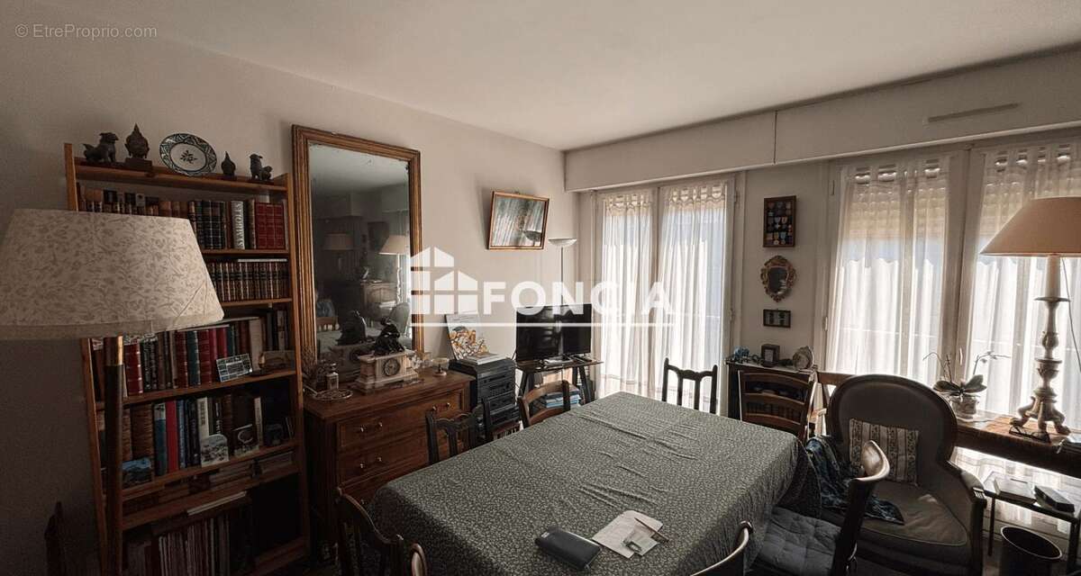 Appartement à VERSAILLES