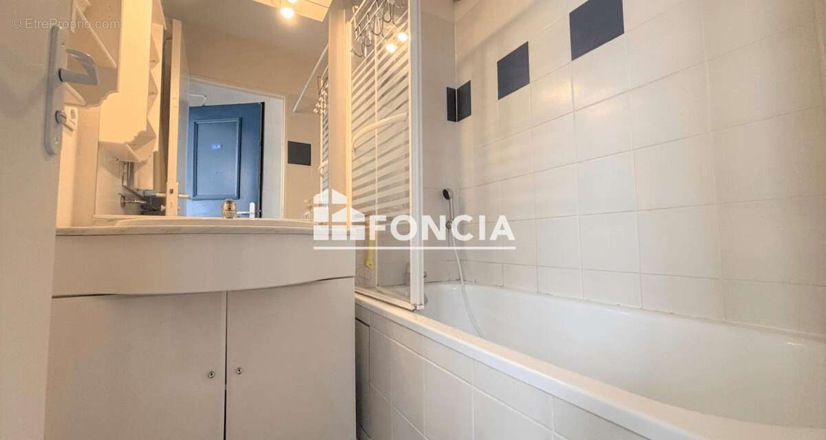 Charmant appartement, idéalement situé à quelques pas de la plage SUD de FOURAS - photo 5