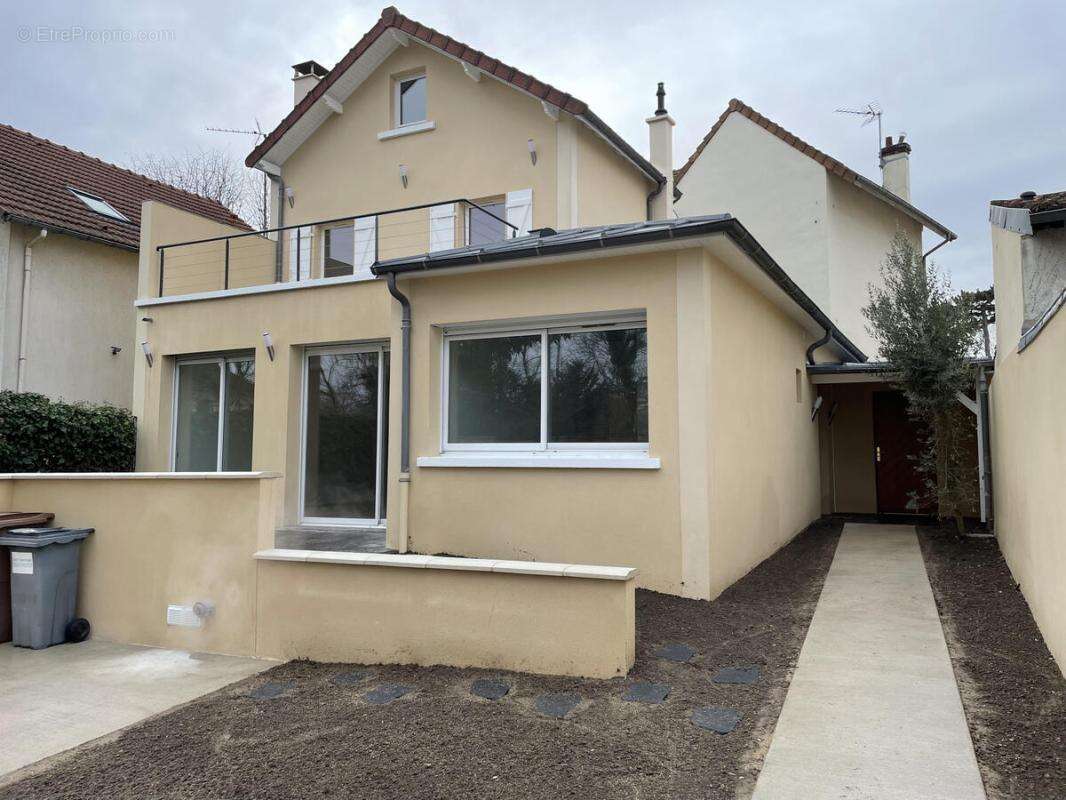 Maison 142 m² à Le Vesinet  - photo 2