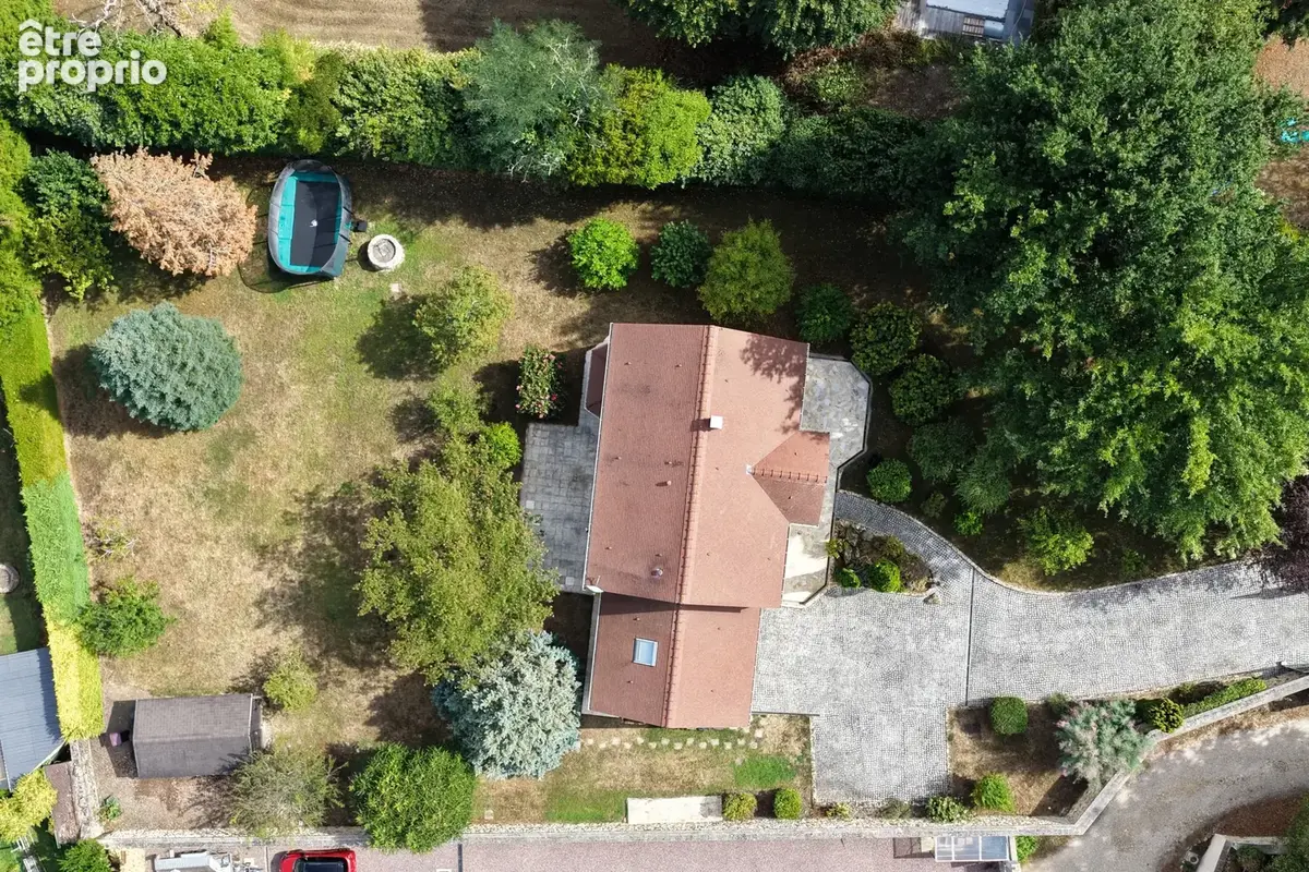 Maison individuelle - 2000m2 de terrain - 4 chambres - bureau - double garage.. - photo 2