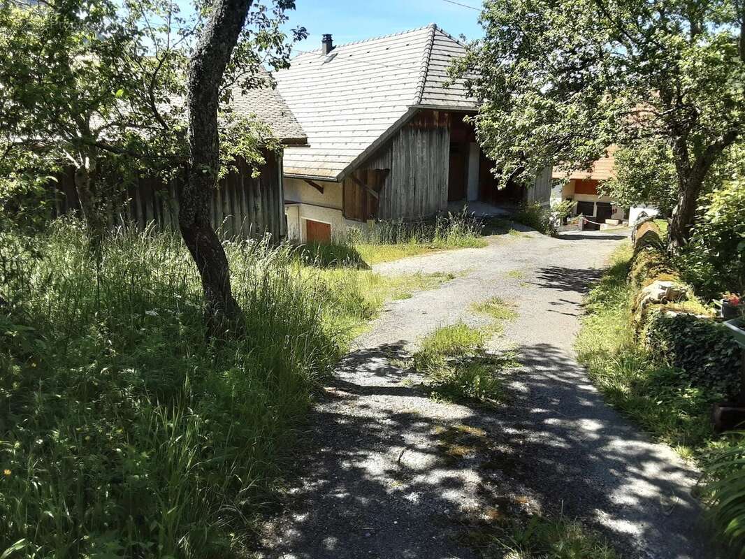 Terrain à VACHERESSE