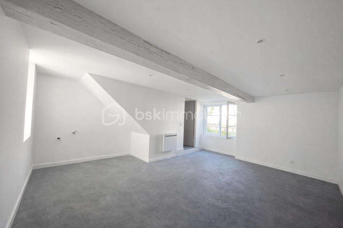 Maison de caractère rénovée — Au cœur d'un des plus beaux villages de France — Jardin plein sud, stationnement privatif - photo 9