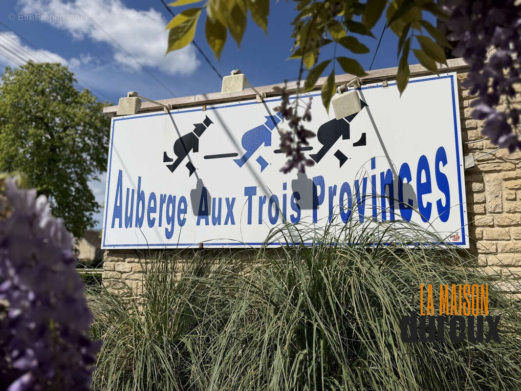 Autre à MONTSAUGEON