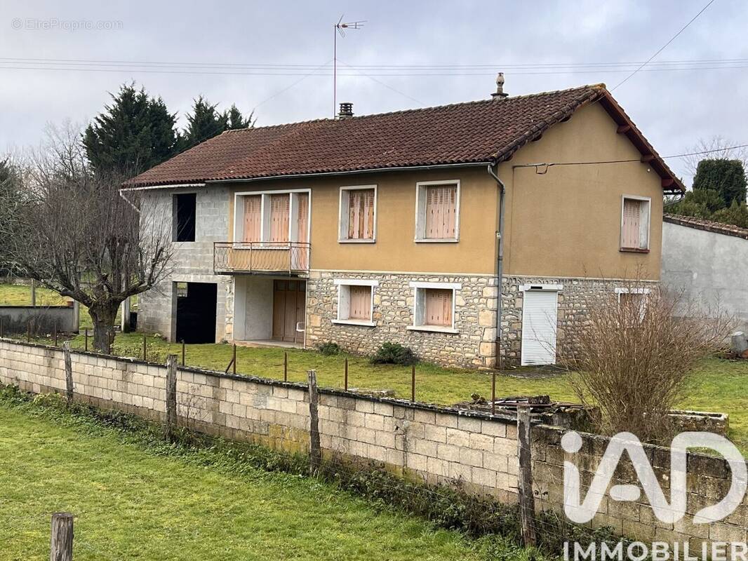 Photo 1 - Maison à RUFFEC