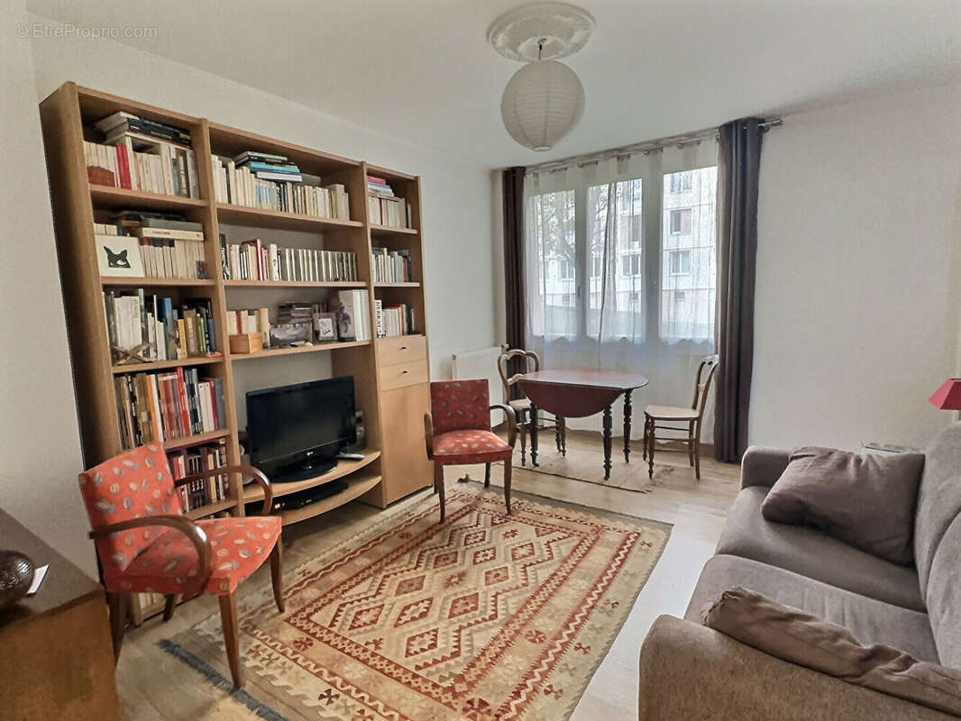 Appartement à IVRY-SUR-SEINE