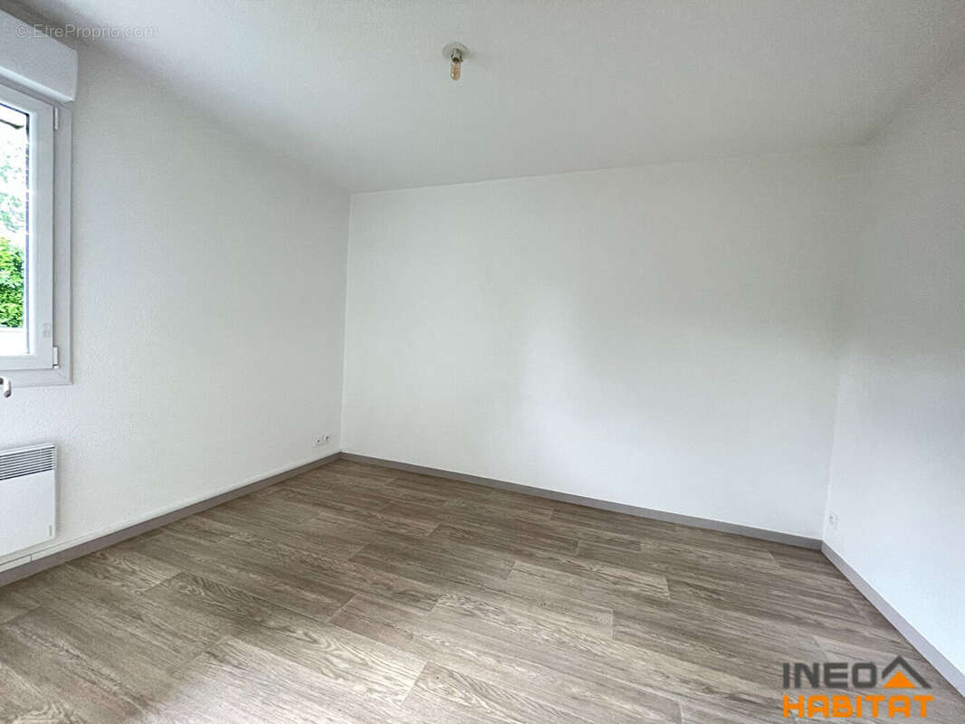 Appartement à LA MEZIERE