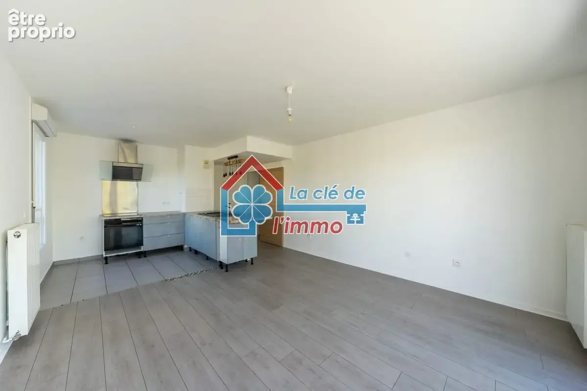 F3 + terrasse + 2 parkings - photo 3