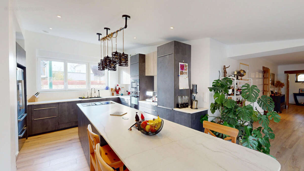 Maison à BAILLY-ROMAINVILLIERS