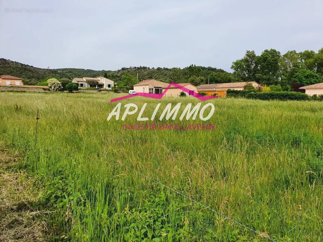 Terrain à VALLON-PONT-D&#039;ARC