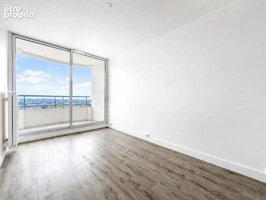 Appartement Rénové avec balcon Vue Panoramique - Quartier Chapelle, Paris - photo 9