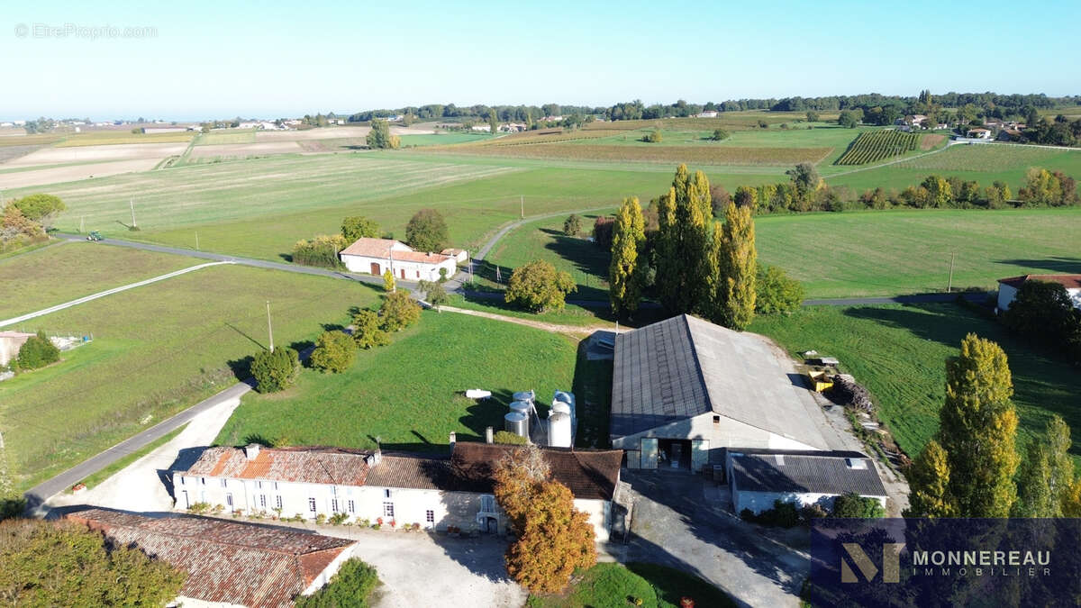 Maison à BAIGNES-SAINTE-RADEGONDE