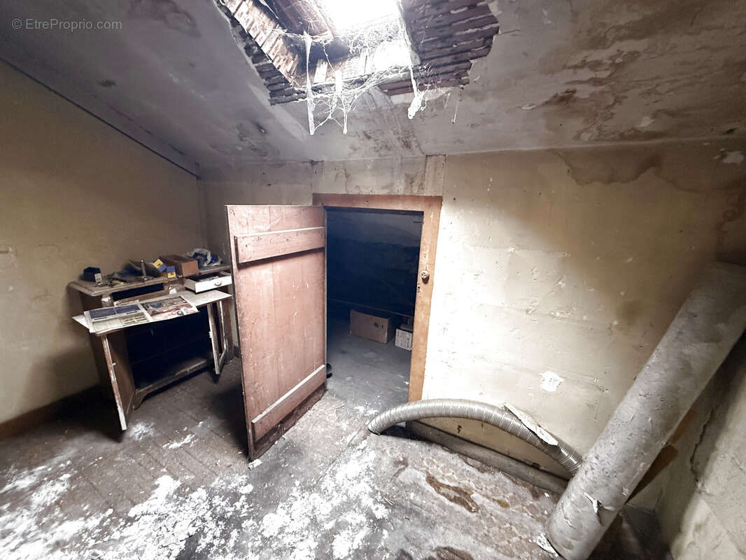 Autre à SAINT-ETIENNE