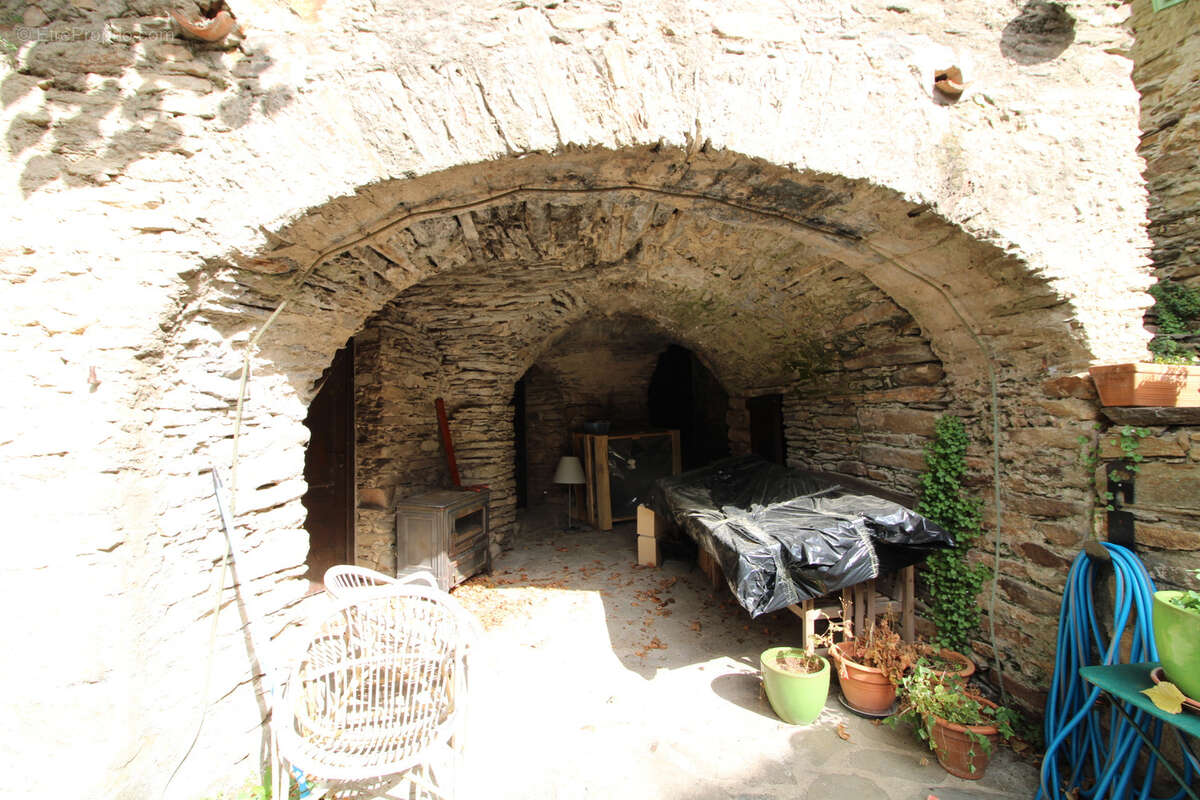 Maison à COLOMBIERES-SUR-ORB