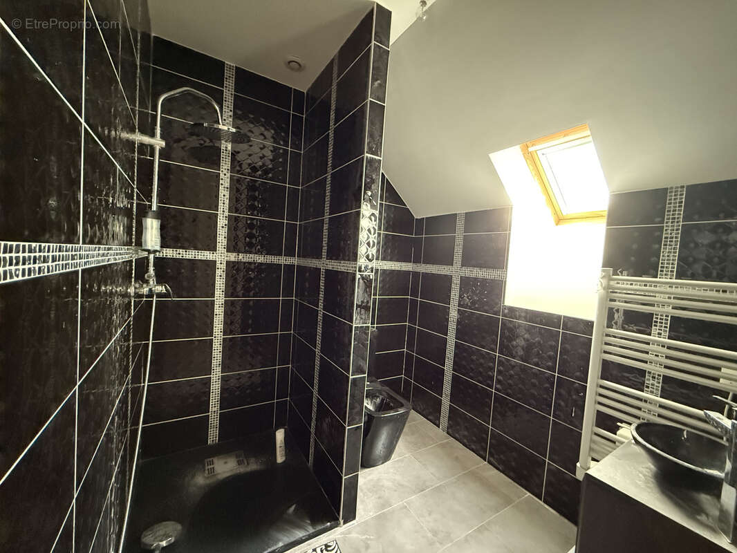 Maison à MONCE-EN-BELIN