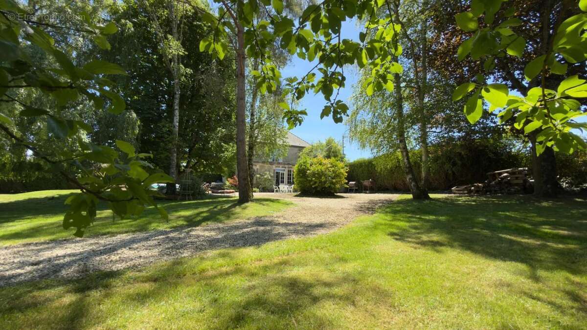 Maison de 8 pièces de 215 m² à Aix-Villemaur-Pâlis - photo 4