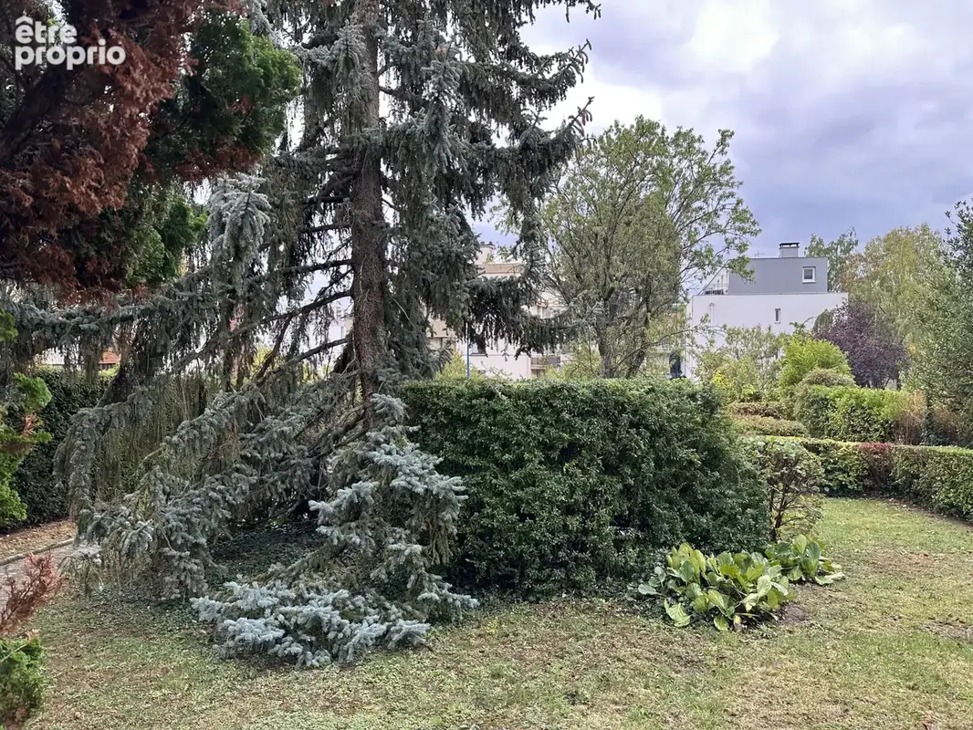 Exclusivité Clermont Ferrand, Immeuble de 365 m2 h, 8 lots possible, terrain . prix 654000€ FAI - photo 2