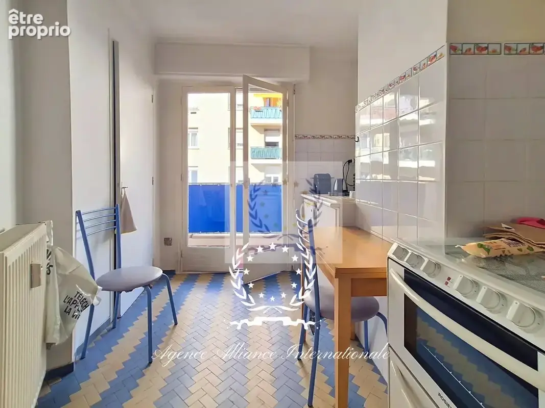 Cannes – 3 pièces • plein sud • terrasse • beau potentiel - photo 3