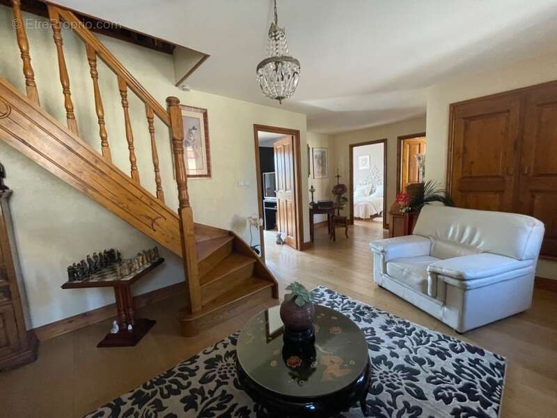 Maison à LA CELLE-DUNOISE