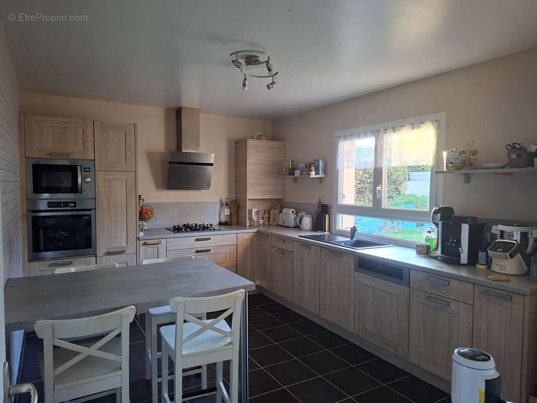 Maison à SAINT-DENIS-DE-CABANNE