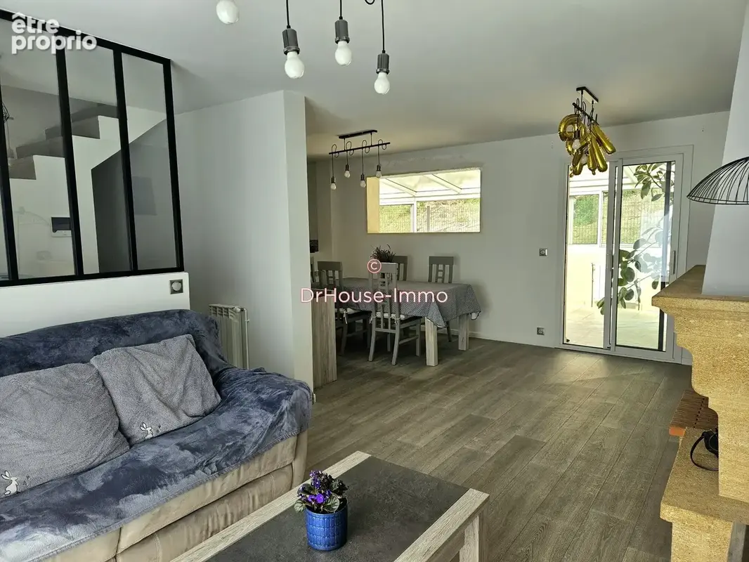 Maison 152 m² à Saint-Maur-Des-Fosses  - photo 2
