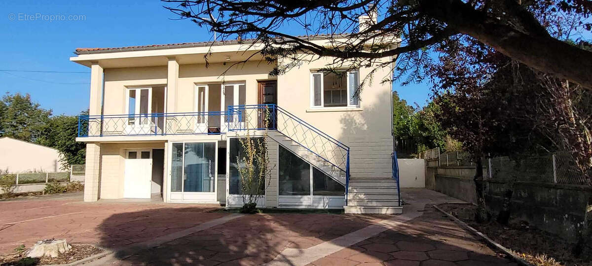 Maison à SAINT-FORT-SUR-GIRONDE